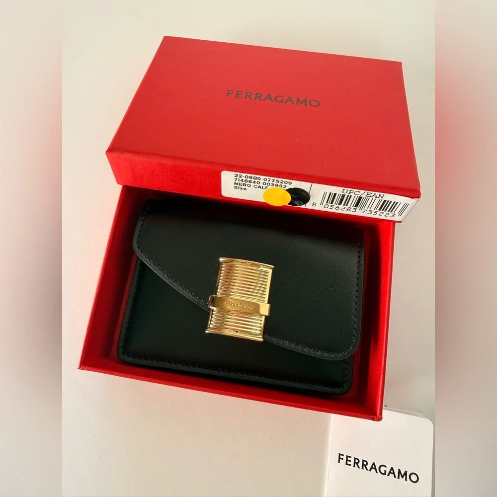 $480 FERRAGAMO Fiamma Leather Card Holder Wallet In Black - LAST ONE LEFT‎
